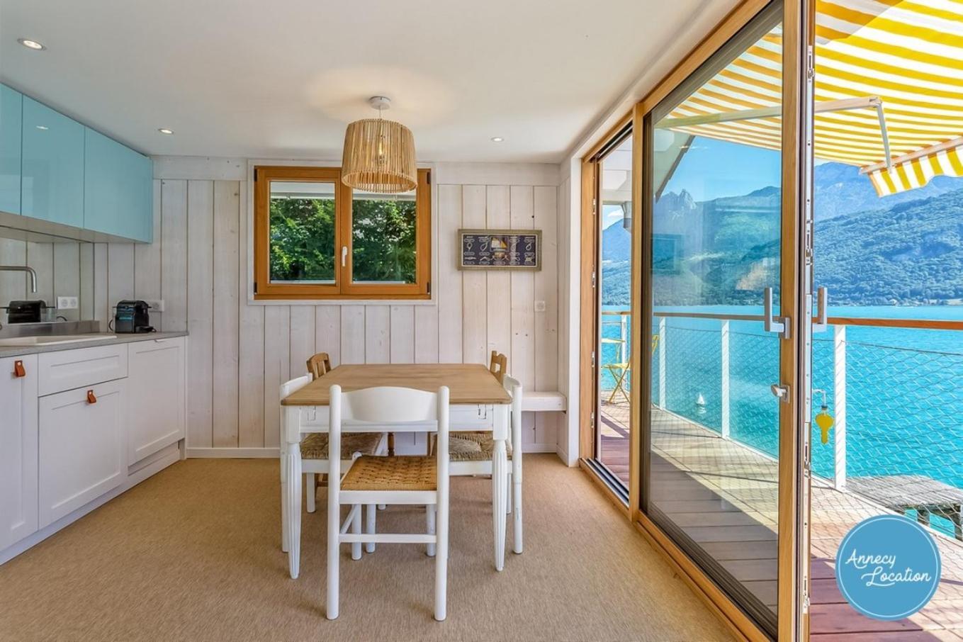 Chalet Coquillage Waterfront Escape On Lake Doussard Eksteriør billede