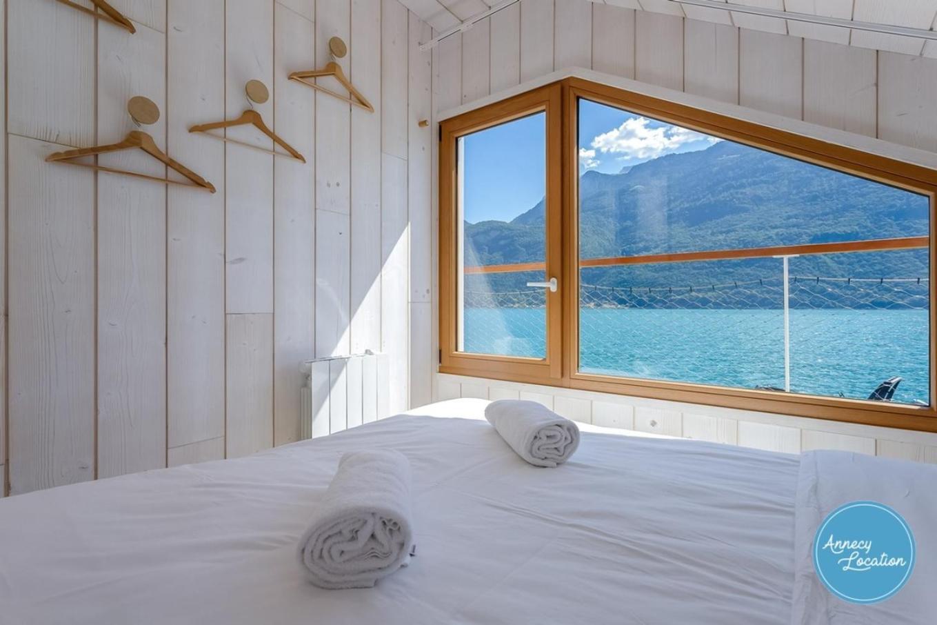 Chalet Coquillage Waterfront Escape On Lake Doussard Eksteriør billede